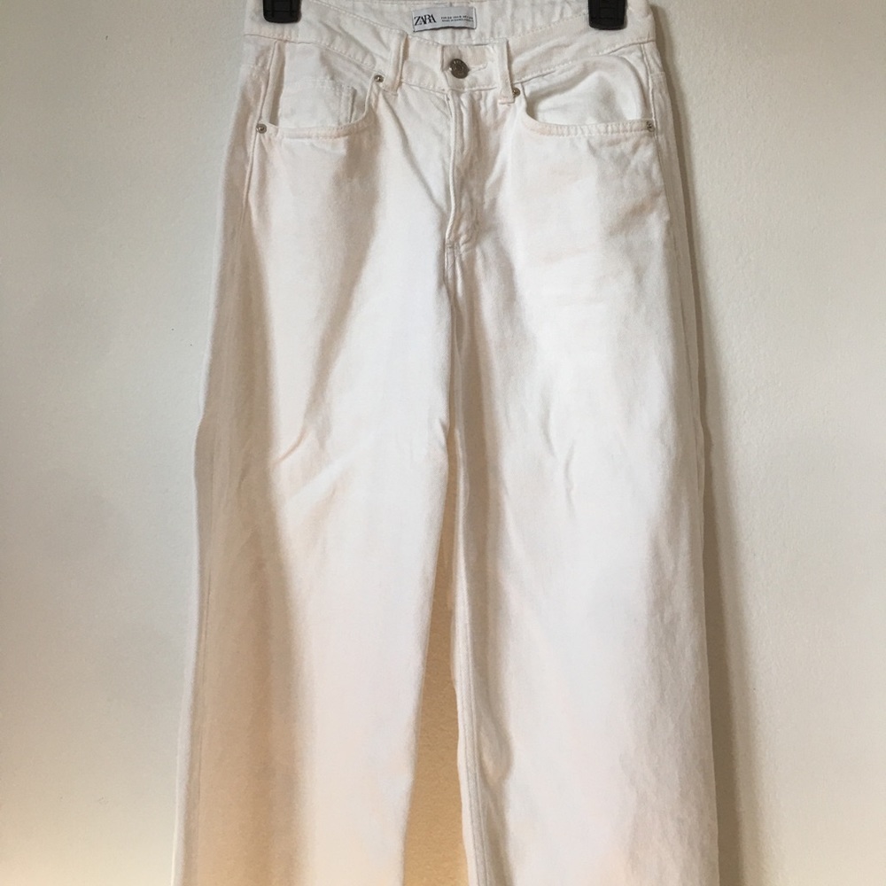 Zara Wide Leg Frayed White Jeans size 0